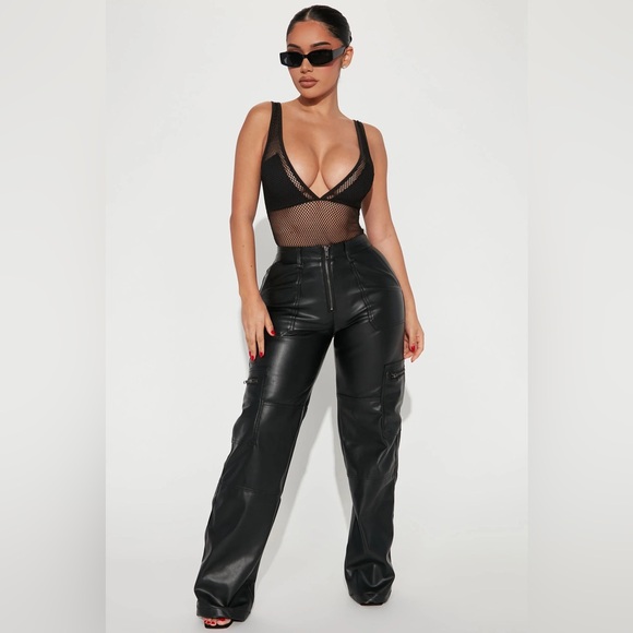 Brand New FASHION NOVA Don’t Get Caught Up Bodysuit Size Medium Festival - Picture 3 of 4